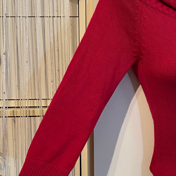 Seduction Fuchsia Off Shoulder Ribbed Sweater Size XS - Picture 8 of 15